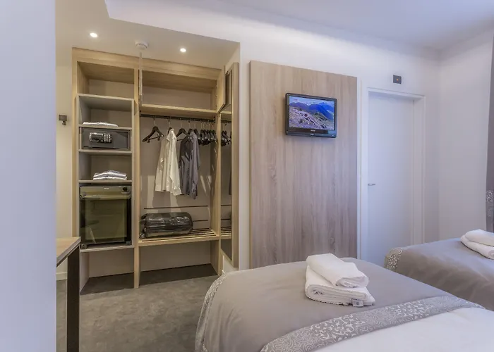 Tourist Hotel